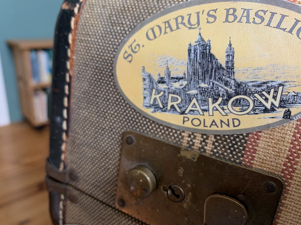 "Wrap up with a souvenir" - one of many creative activities, projects, and worksheets in the LitWits printables set for teaching THE TRUMPETER OF KRAKOW by Eric P. Kelley